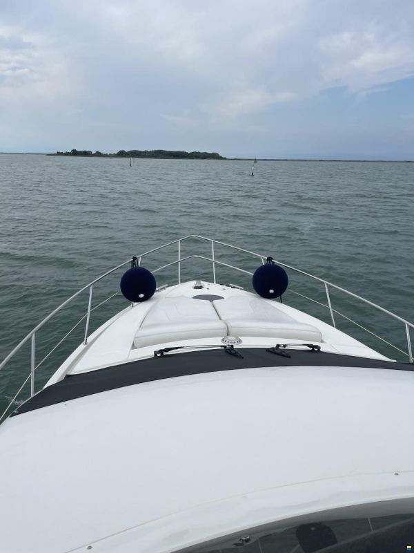 Azimut 46 Fly