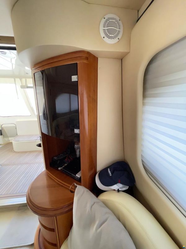 Azimut 46 Fly