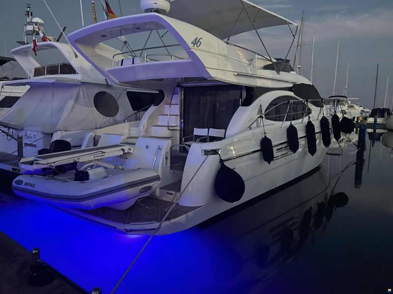 Azimut 46 Fly