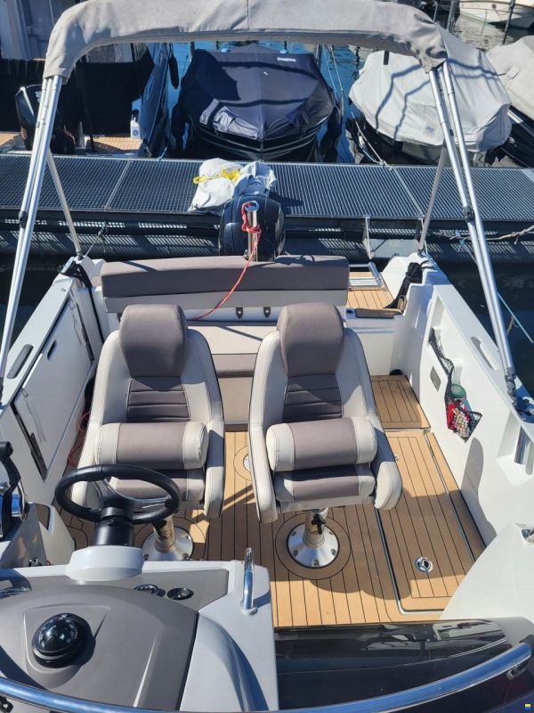 Jeanneau Cap Camarat 6.5 WA Serie 2