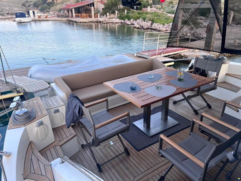 Sealine T50