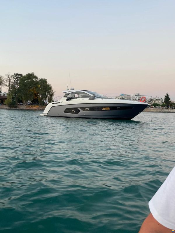 Azimut 43