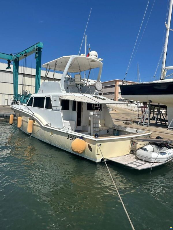 Hatteras 53