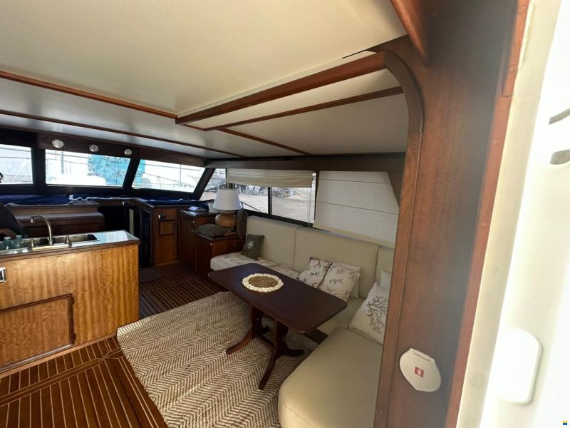 Hatteras 53