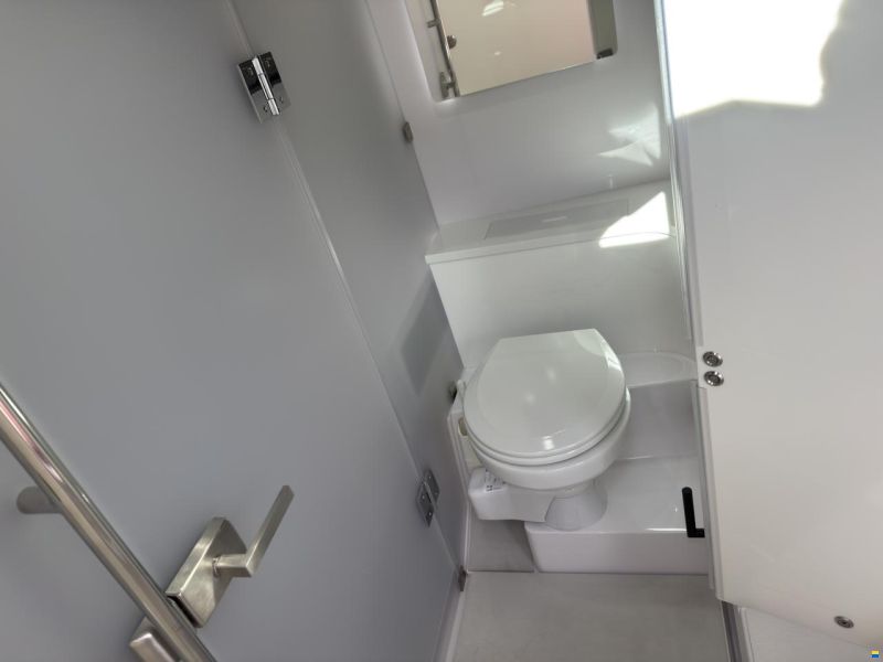 Axopar 37 Cross Cabin