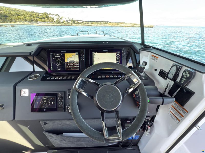 Axopar 37 Cross Cabin