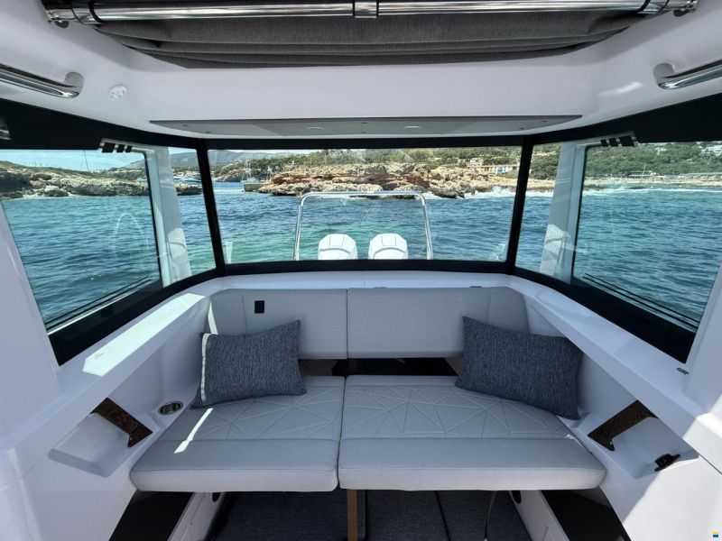 Axopar 29 XC Cross Cabin