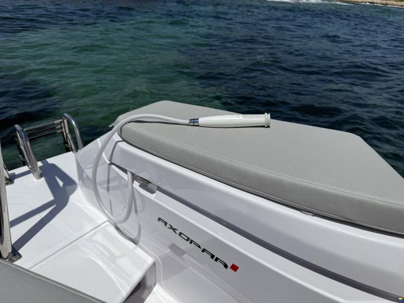 Axopar 29 XC Cross Cabin