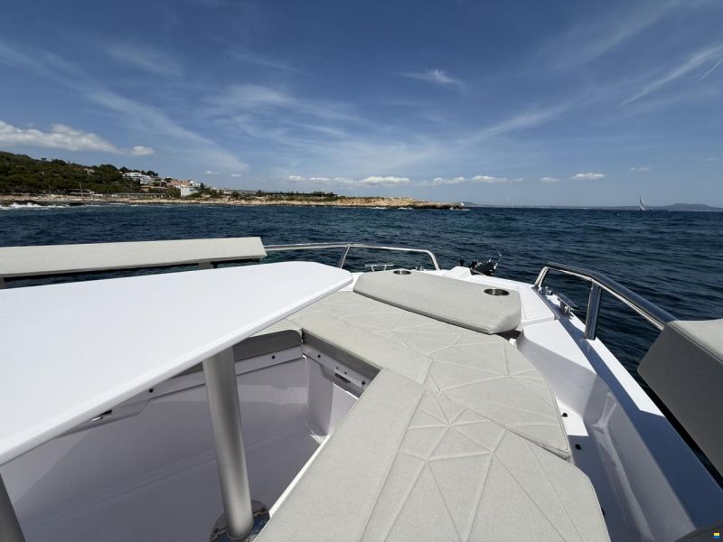 Axopar 29 XC Cross Cabin