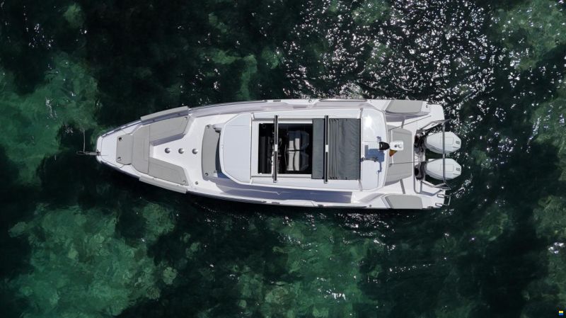 Axopar 29 XC Cross Cabin