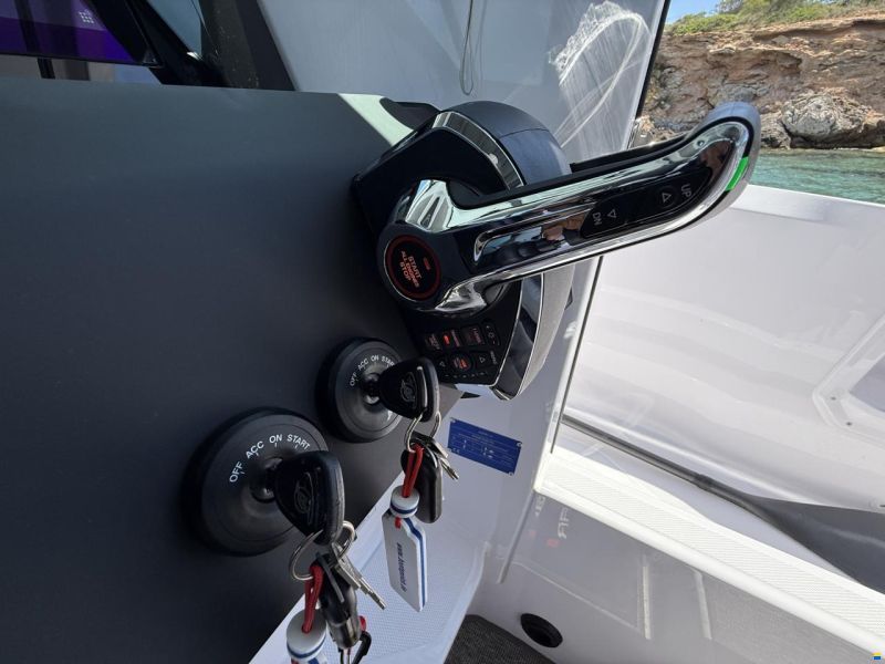 Axopar 29 XC Cross Cabin