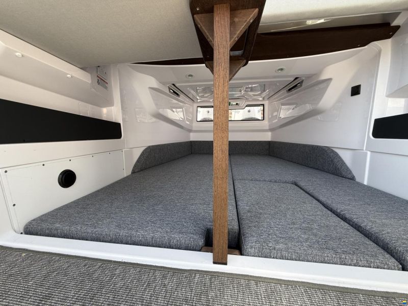 Axopar 29 XC Cross Cabin