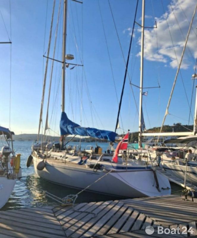 Grand Soleil 52