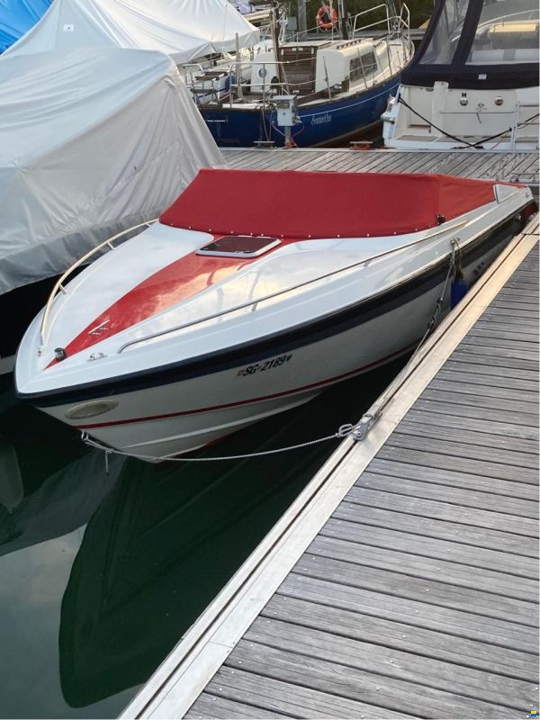 Mirage 232 Cuddy