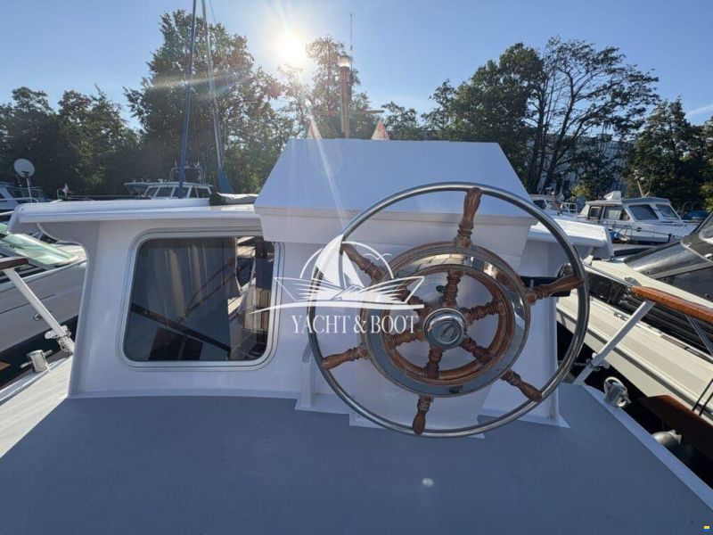 holländischer Werftbau Crowntrawler 830
