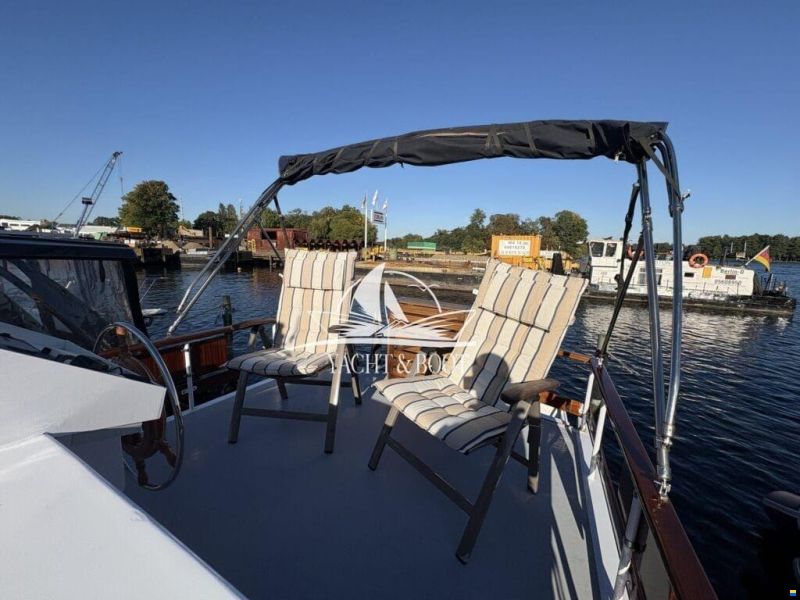 holländischer Werftbau Crowntrawler 830