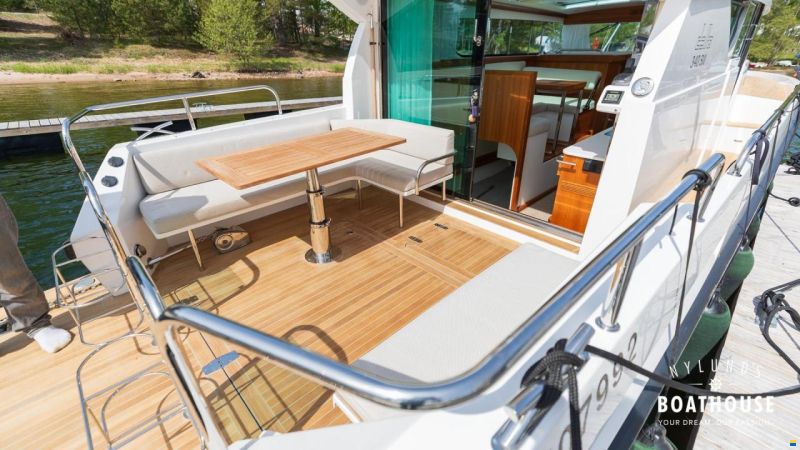 Delta Powerboats 340 SW