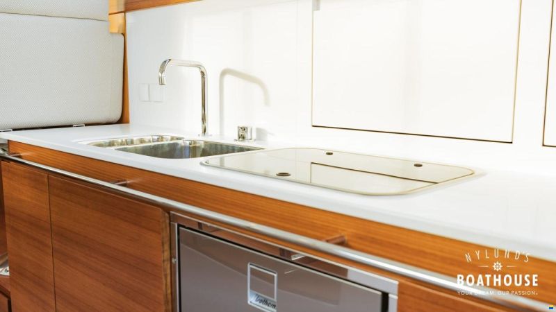Delta Powerboats 340 SW