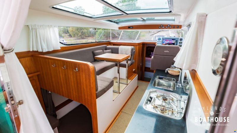 Delta Powerboats 34 SW