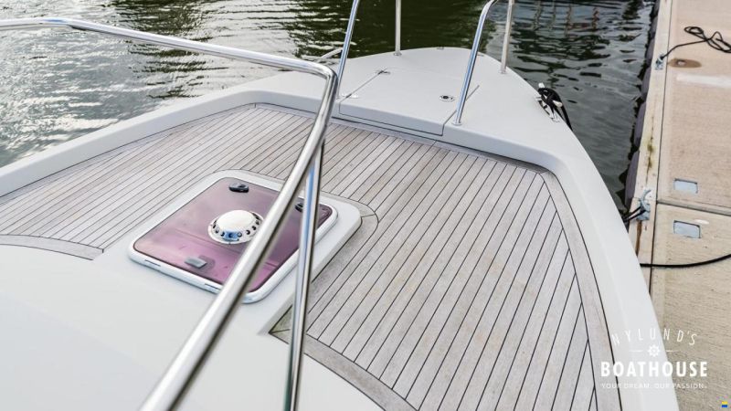 Delta Powerboats 34 SW