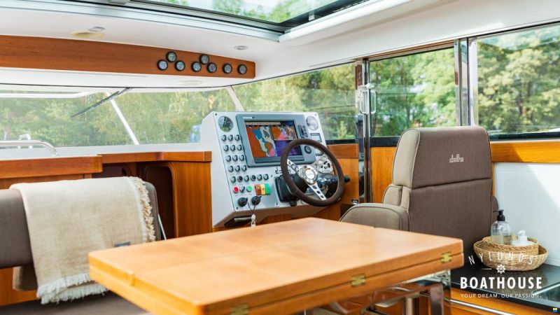 Delta Powerboats 34 SW