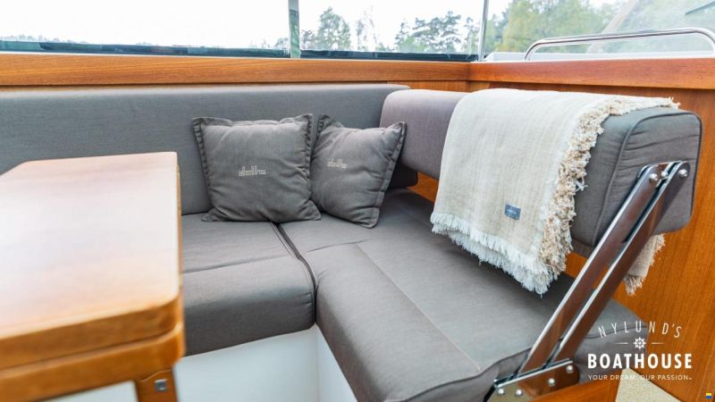 Delta Powerboats 34 SW