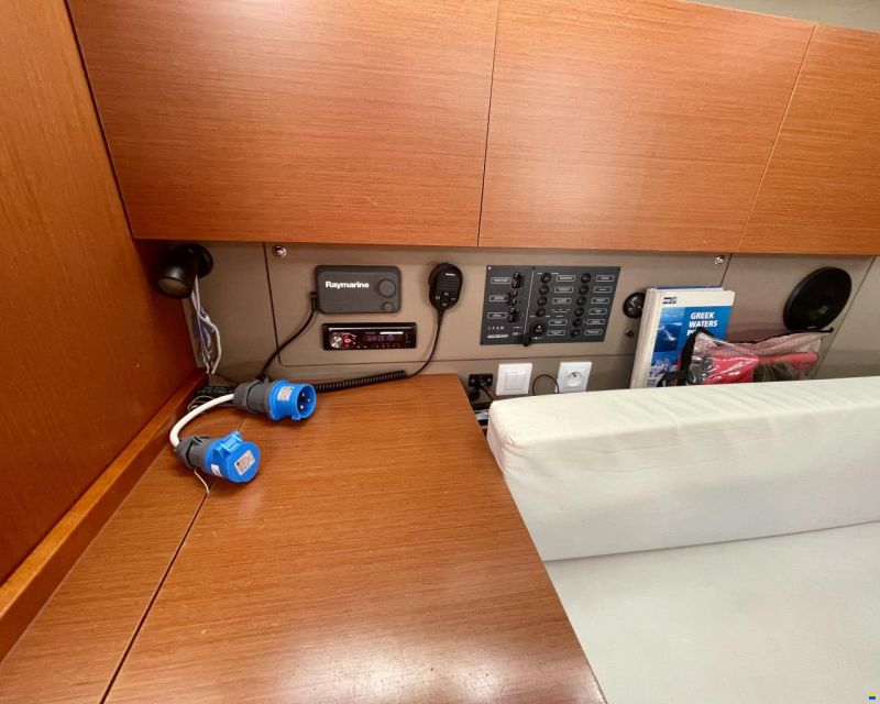Beneteau Oceanis 38