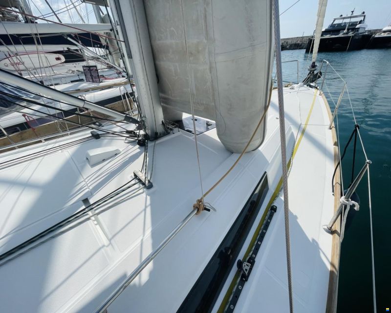 Beneteau Oceanis 38