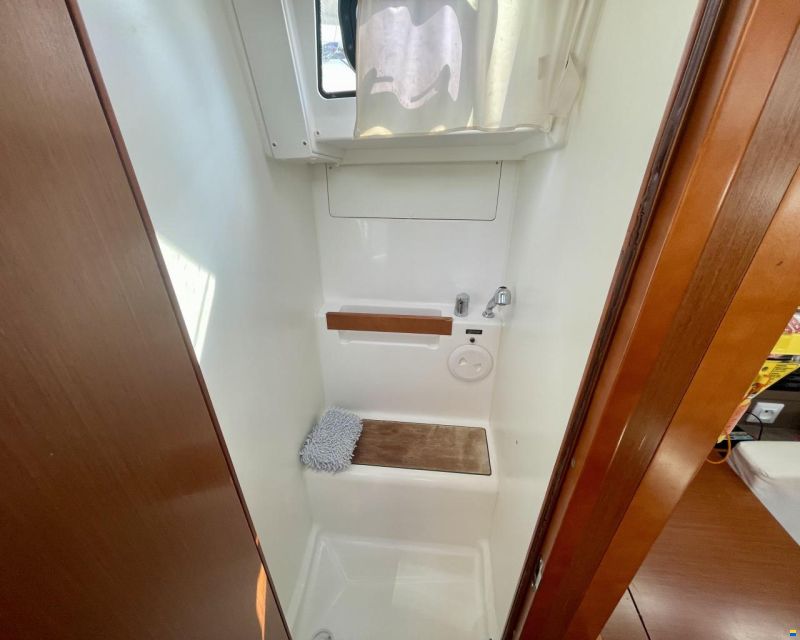 Beneteau Oceanis 38
