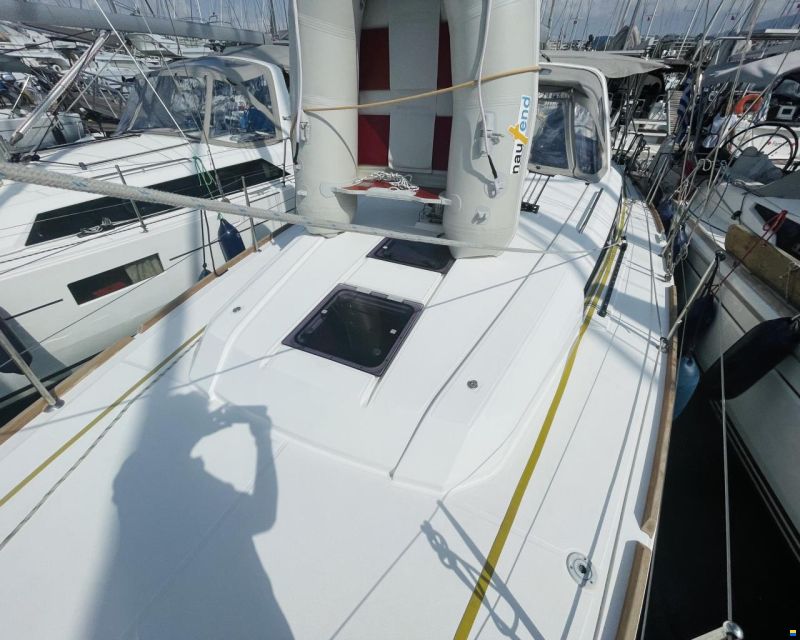 Beneteau Oceanis 38
