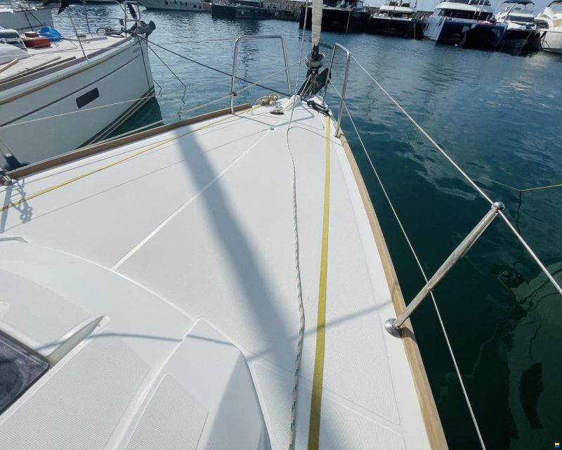 Beneteau Oceanis 38