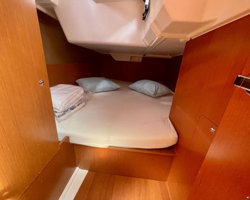 Beneteau Oceanis 38