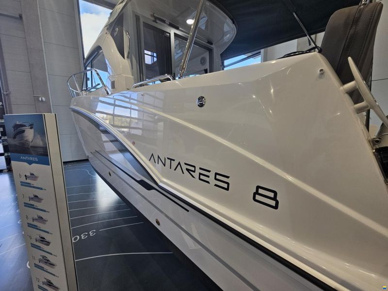 Beneteau Antares 8 OB V2