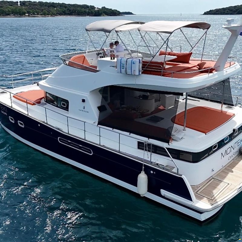 Lagoon Power 44
