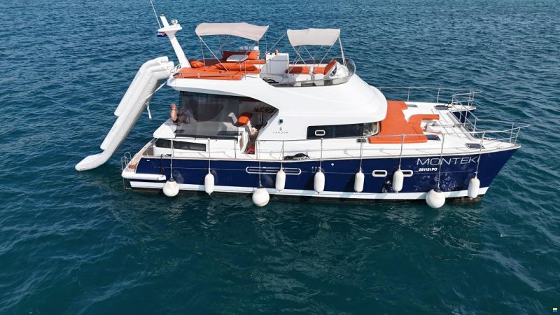 Lagoon Power 44