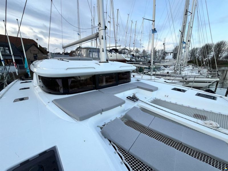 Lagoon 43