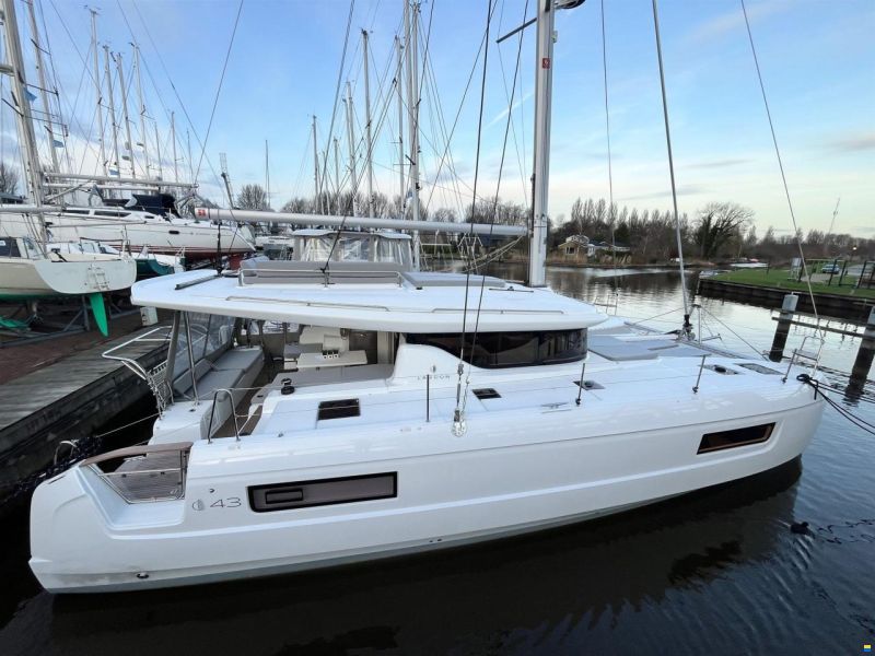 Lagoon 43