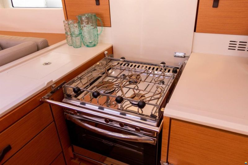 Jeanneau Yachts 51