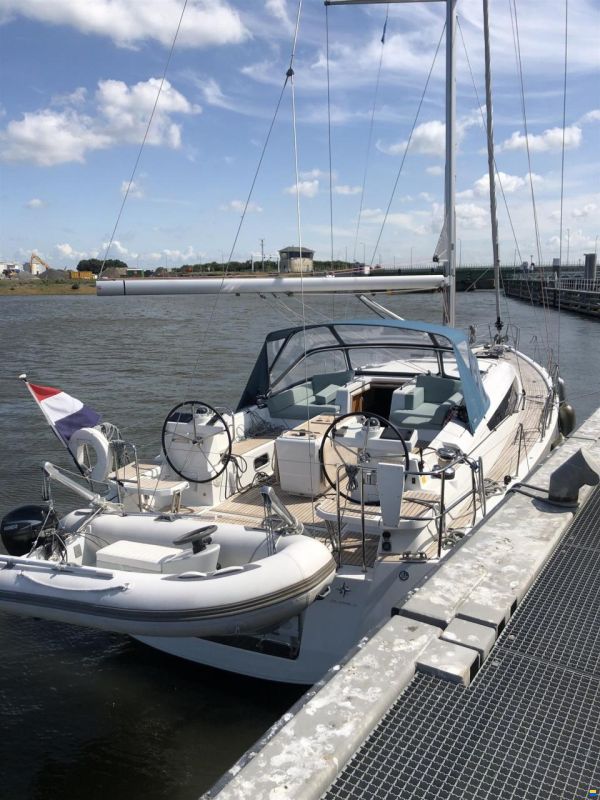 Jeanneau Yachts 51