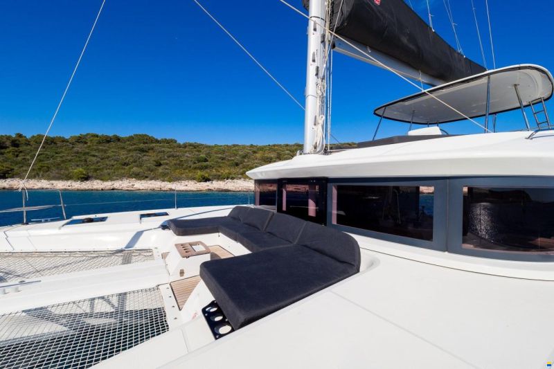 Lagoon 51