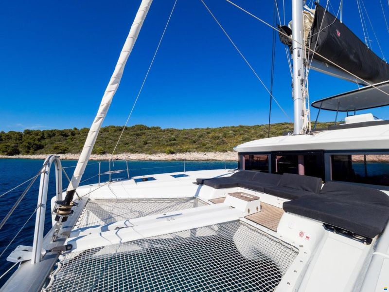 Lagoon 51