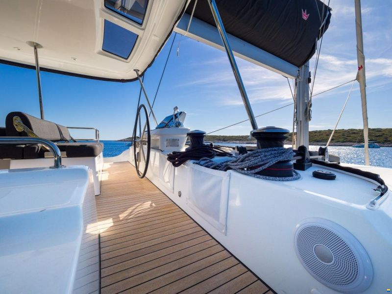 Lagoon 51
