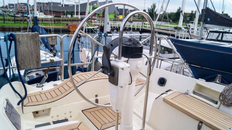 Bavaria 38
