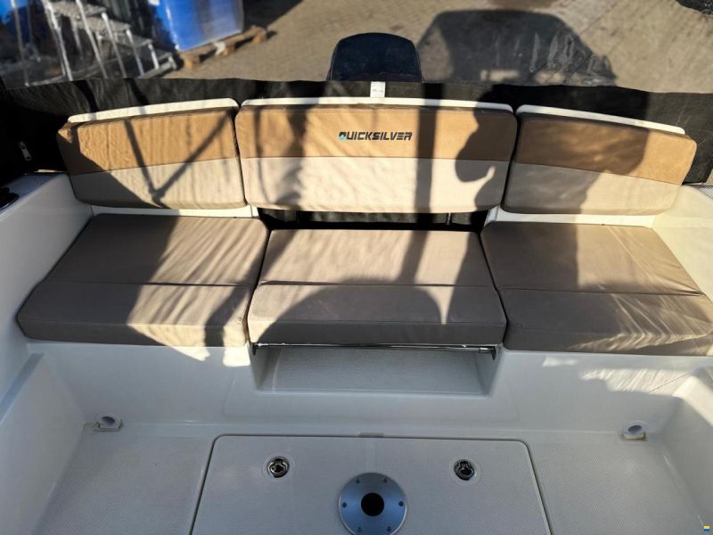 Quicksilver 555 Cabin