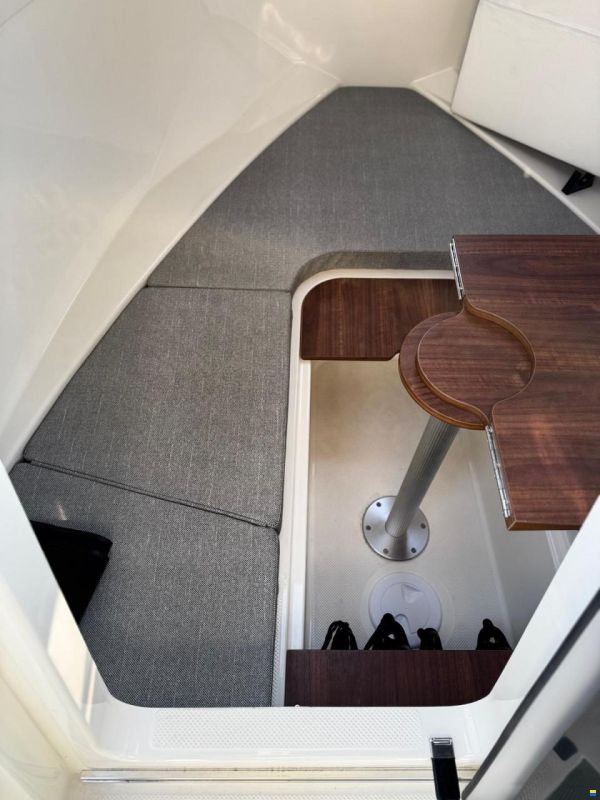 Quicksilver 555 Cabin