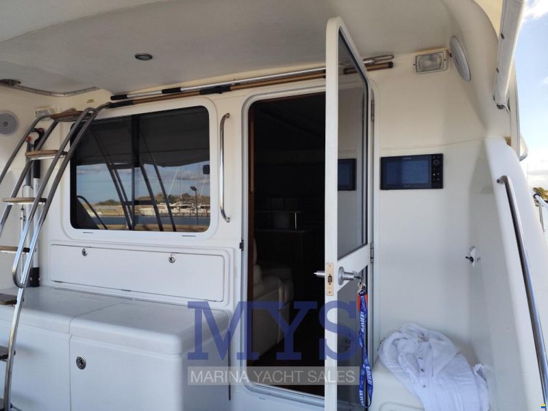 Riviera Marine 47 Flybridge