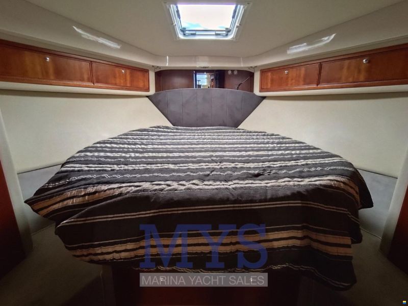 Riviera Marine 47 Flybridge