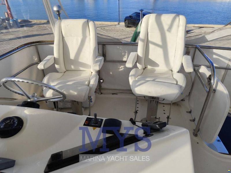 Riviera Marine 47 Flybridge