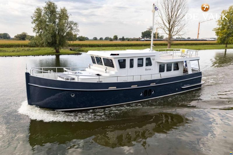 Steeler Yachts Explorer 50 Pilothouse