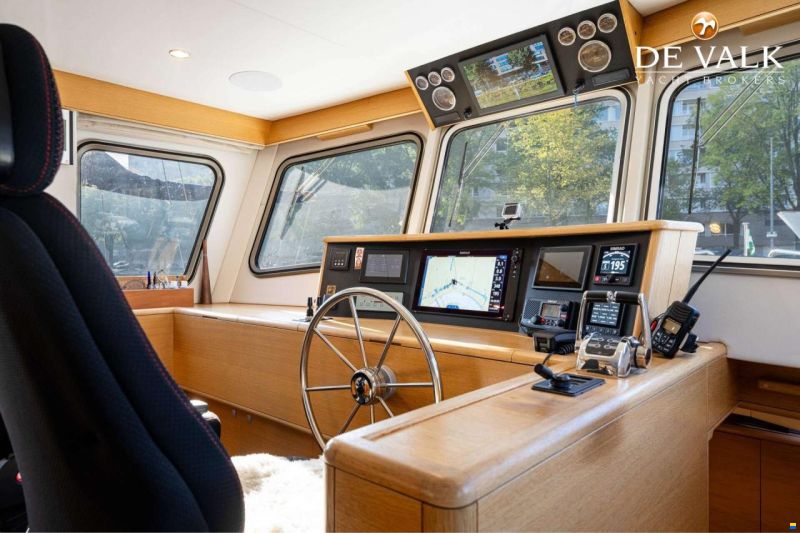 Steeler Yachts Explorer 50 Pilothouse